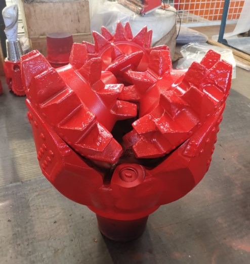 鋼齒牙輪鉆頭 IADC115